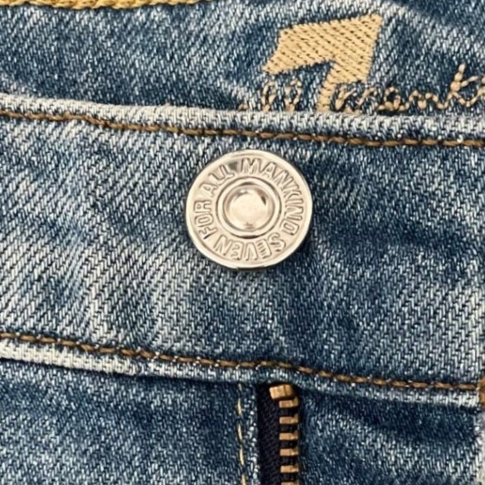 7 For All Mankind Light Wash Blue Raw Hem Denim Shorts Women's Size 28 - Picture 9 of 9